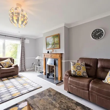 Spacious Modern In Green Space Near Feriehus *
